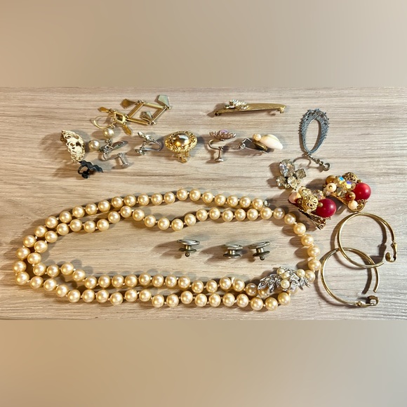 Vintage & Antique Junk Draw Jewelry Lot, Craft/Repurpose, Some Wearable - Picture 3 of 3